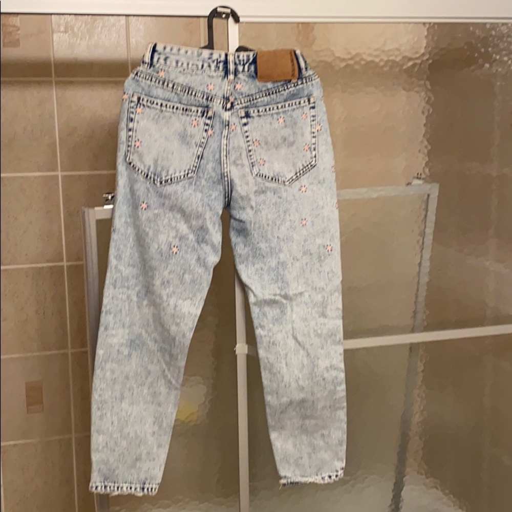 torn jeans - Picture 2 of 2